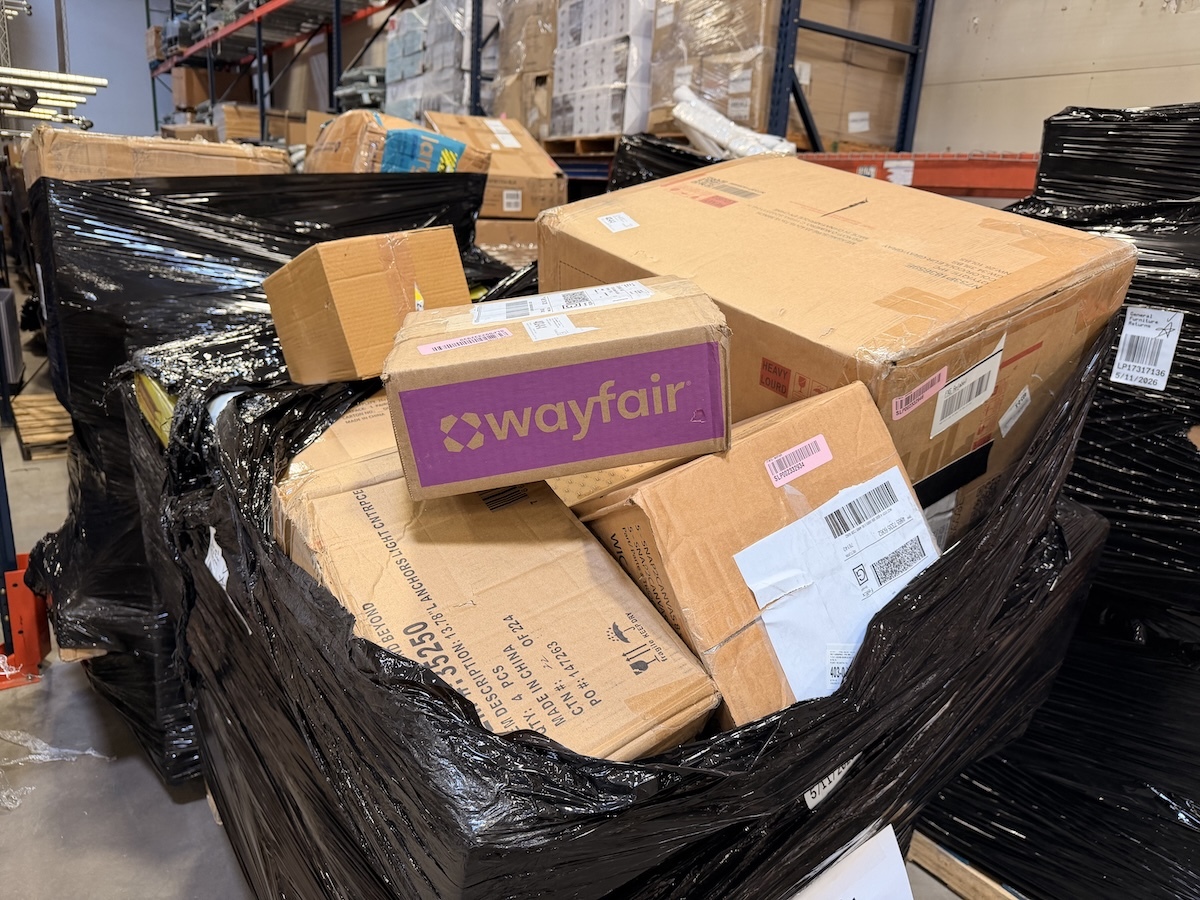Wayfair Mediums Truckload – Huge Wholesale Lot